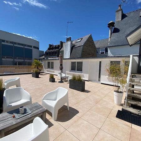 Votre Mini Maison En Plein Coeur Du Centre Ville -Terrasse - Et Parking Prive Sur Place Clos - Draps Et Menage Inclus Concarneau Bagian luar foto