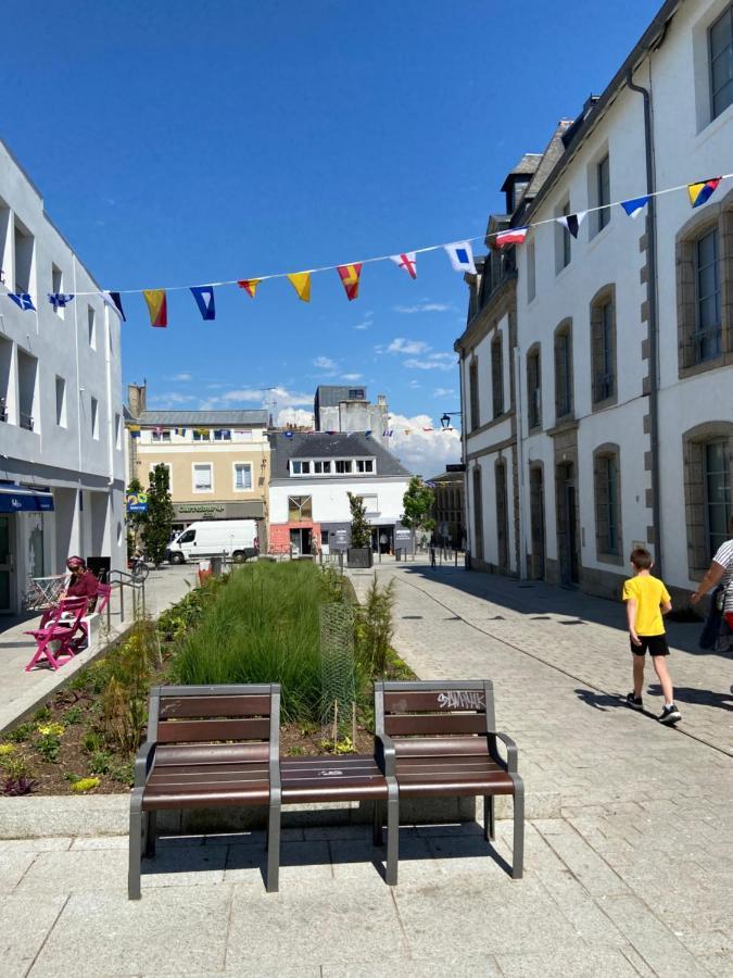 Votre Mini Maison En Plein Coeur Du Centre Ville -Terrasse - Et Parking Prive Sur Place Clos - Draps Et Menage Inclus Concarneau Bagian luar foto