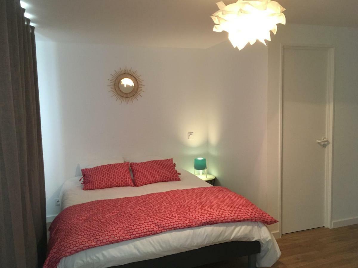 Votre Mini Maison En Plein Coeur Du Centre Ville -Terrasse - Et Parking Prive Sur Place Clos - Draps Et Menage Inclus Concarneau Bagian luar foto