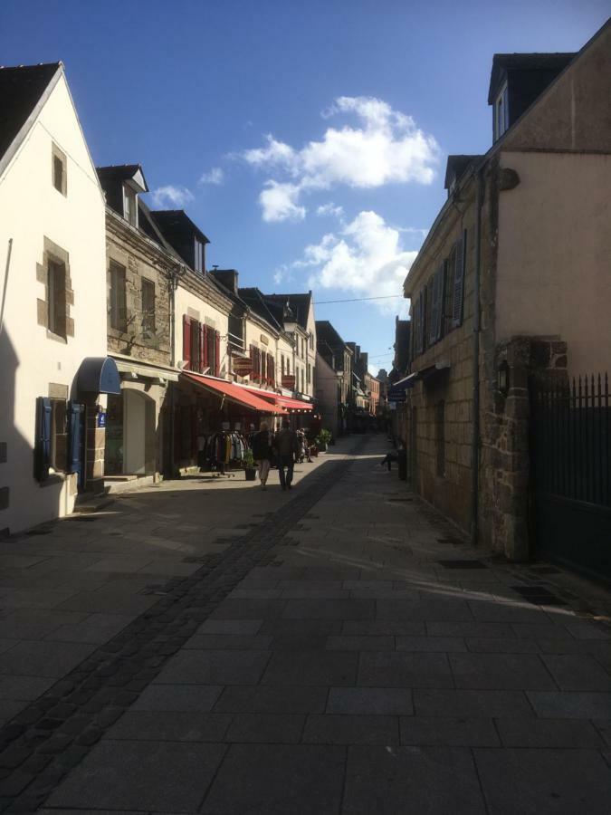 Votre Mini Maison En Plein Coeur Du Centre Ville -Terrasse - Et Parking Prive Sur Place Clos - Draps Et Menage Inclus Concarneau Bagian luar foto