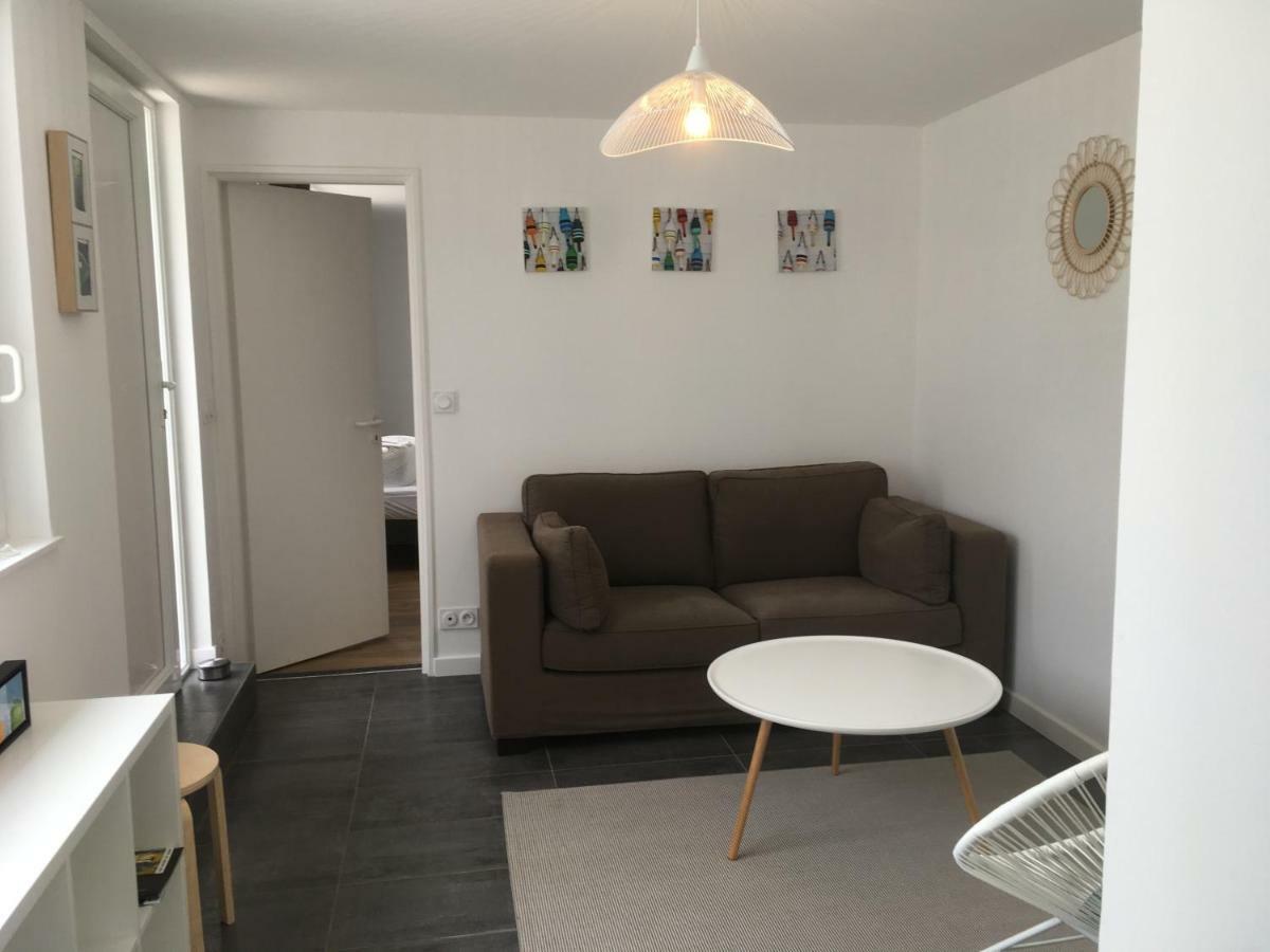 Votre Mini Maison En Plein Coeur Du Centre Ville -Terrasse - Et Parking Prive Sur Place Clos - Draps Et Menage Inclus Concarneau Bagian luar foto