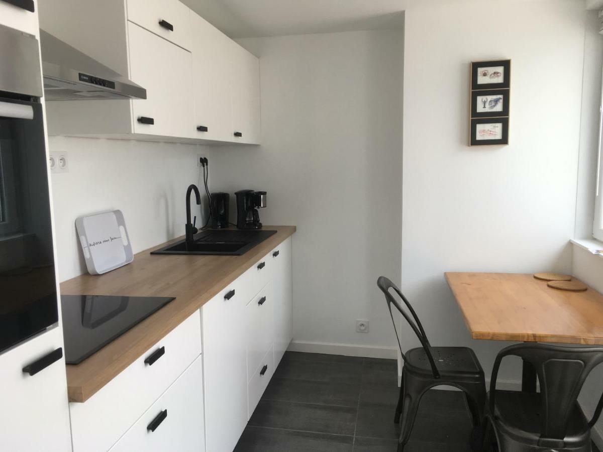 Votre Mini Maison En Plein Coeur Du Centre Ville -Terrasse - Et Parking Prive Sur Place Clos - Draps Et Menage Inclus Concarneau Bagian luar foto